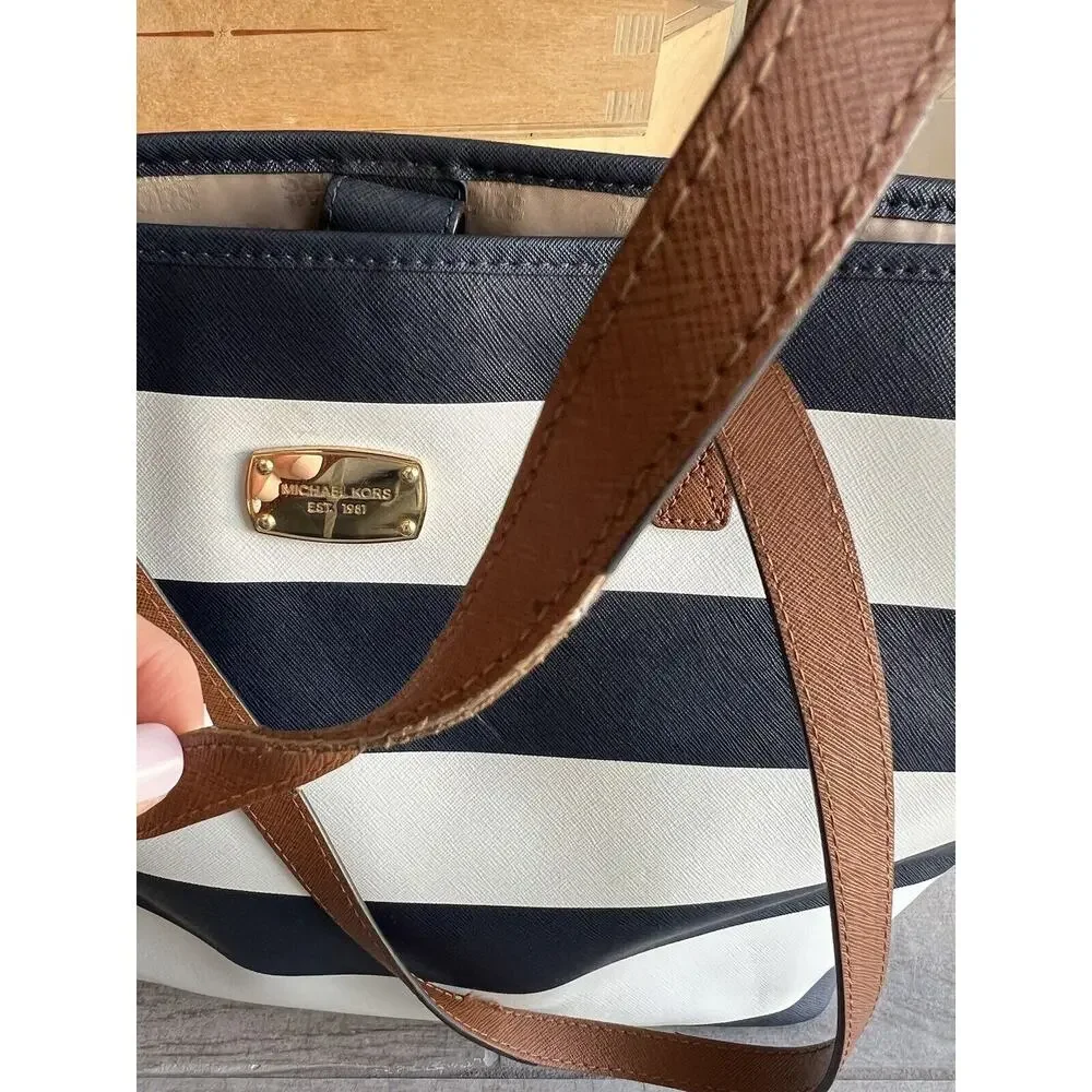 $298 MICHAEL KORS Shoulder Purse Bag Large Jet Travel Tote Stripe Classic Design - Picture 9 of 16